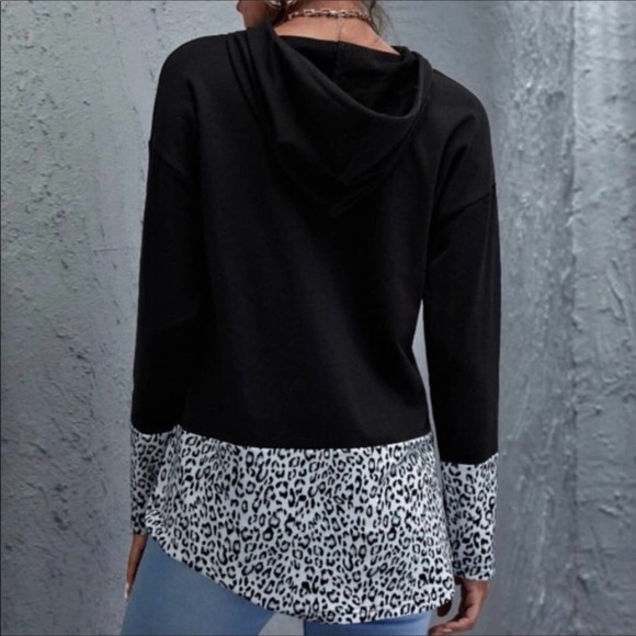 Leopard Print Trim Color Block Lightweight Hoodie - Picture 4 of 4